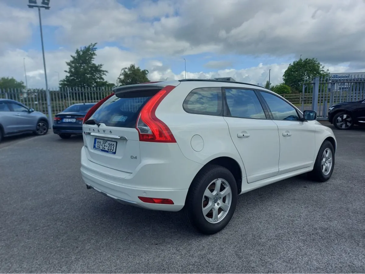Volvo XC60 D4 FWD ES 5DR - Image 4