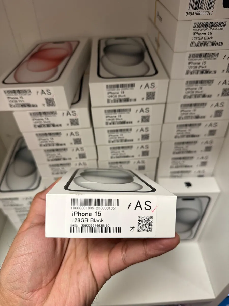 iPhone 15 128gb Phone with original box - Image 1