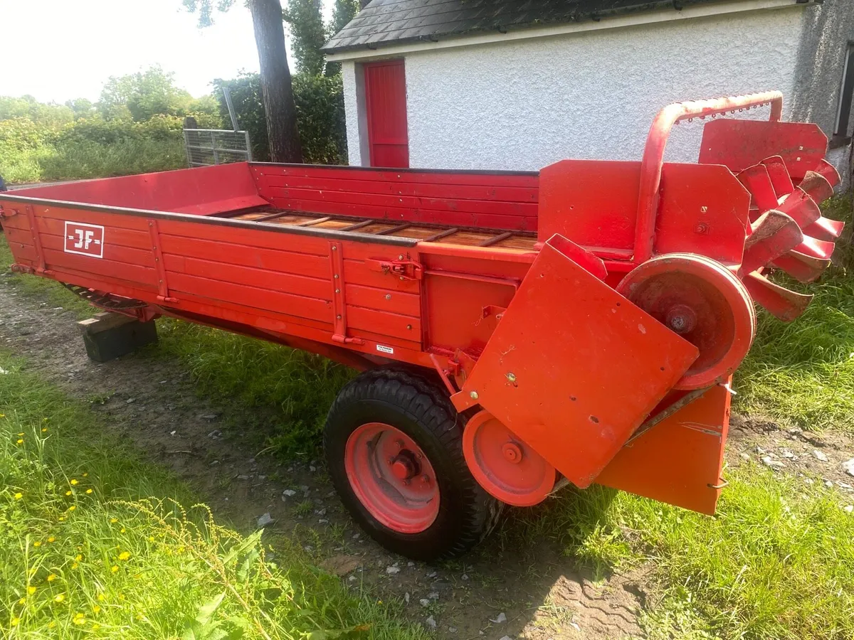 J.F Dungspreader - Image 2