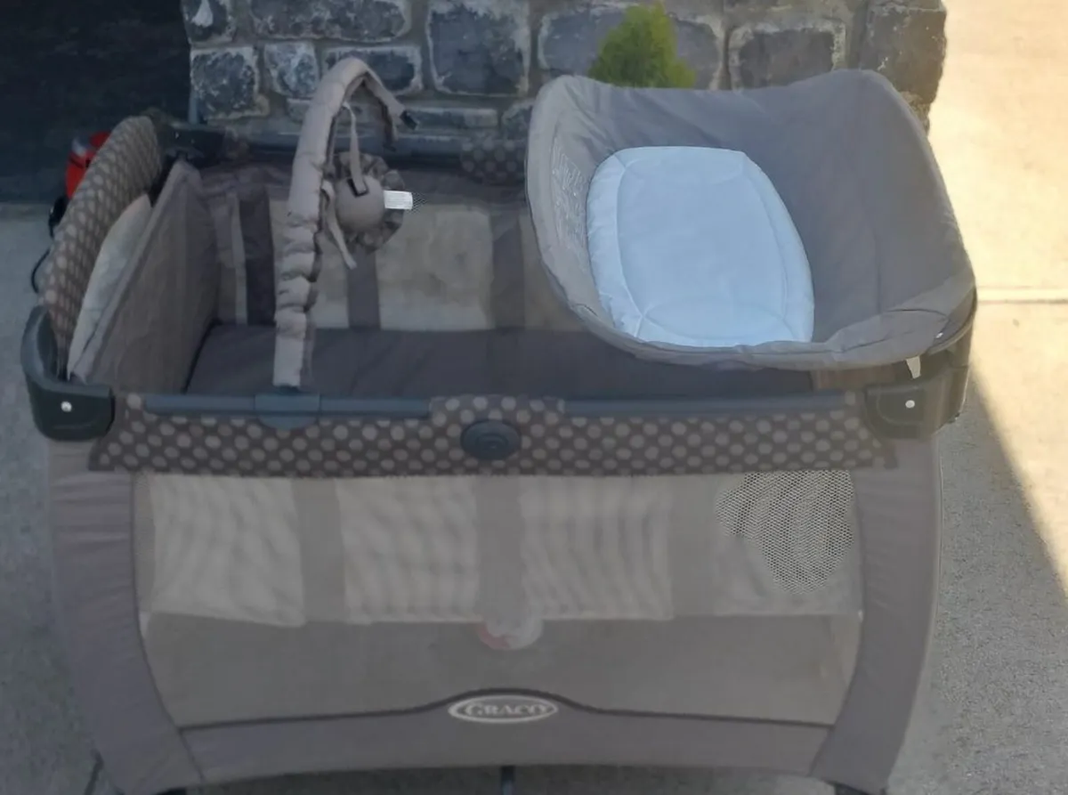 Travel Cot - Image 2