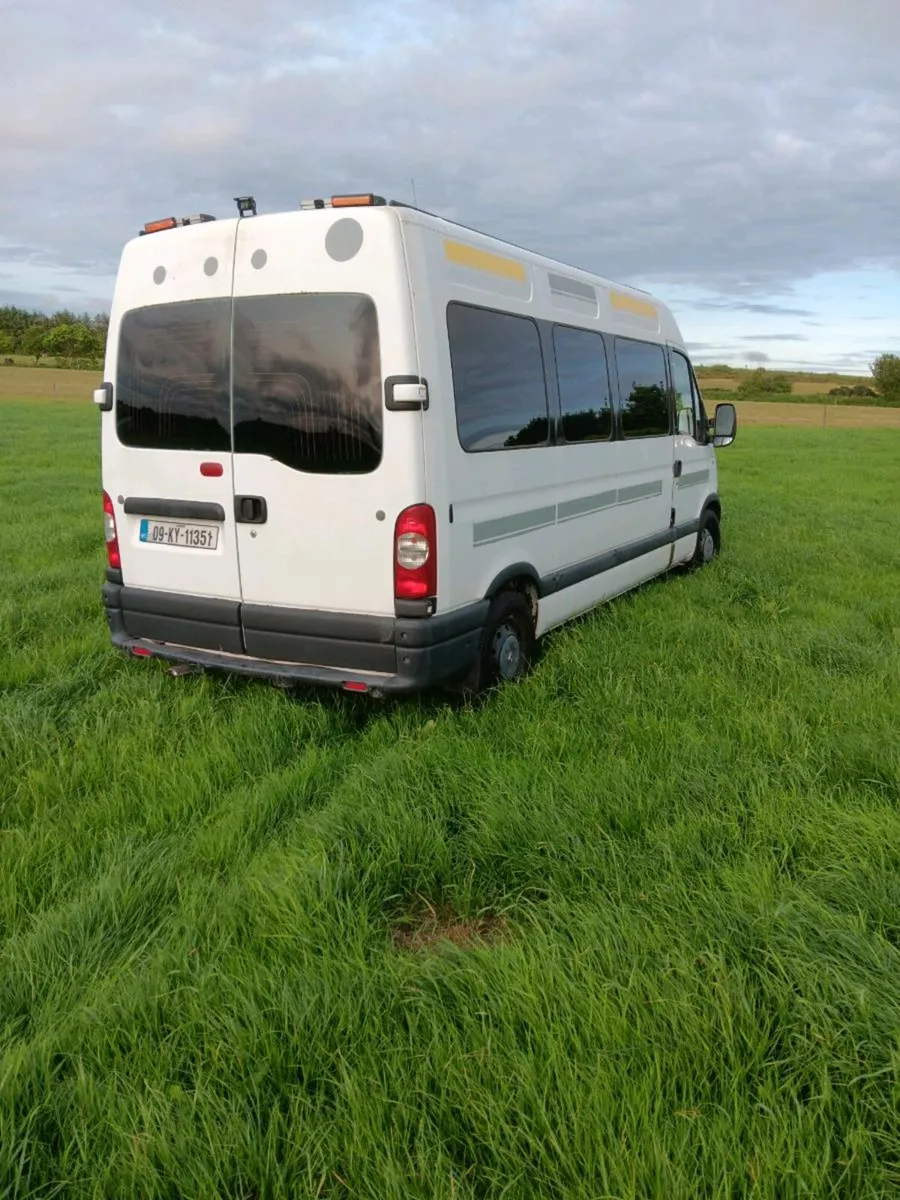 Renault Master Camper van - Image 4