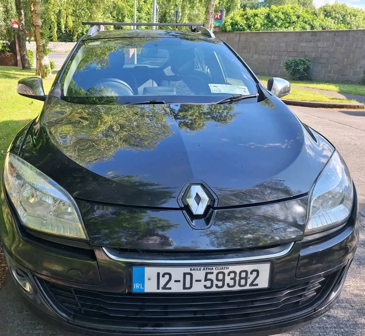 Renault Megane Estate with NEW NCT.  Only €190 tax - Image 3