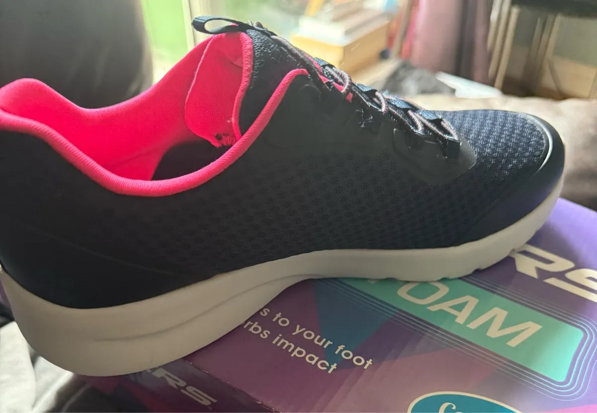 Runners - Image 1
