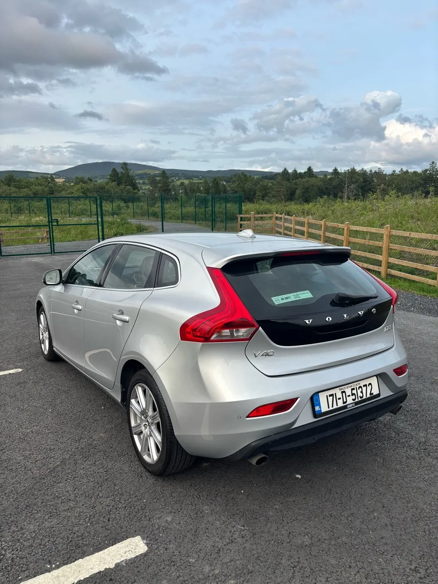Volvo V40 D3 2.0 Diesel automatic - Image 4