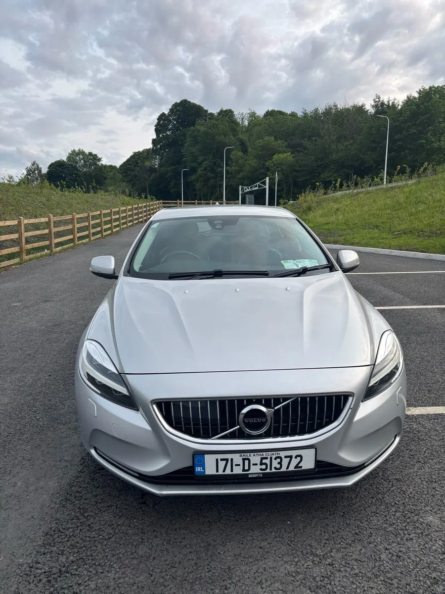 Volvo V40 D3 2.0 Diesel automatic - Image 1