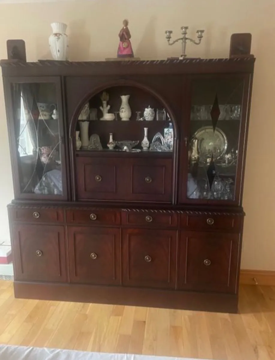 Display cabinet - Image 1