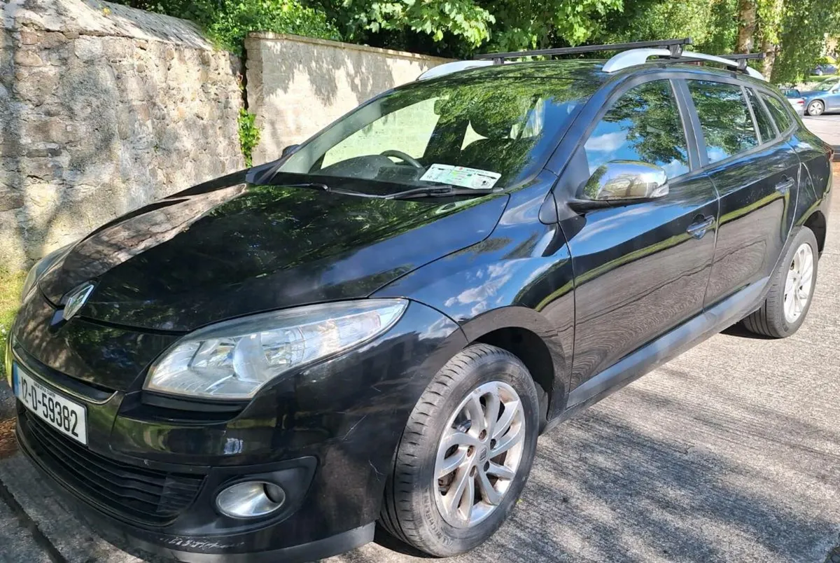 Renault Megane Estate with NEW NCT.  Only €190 tax - Image 4