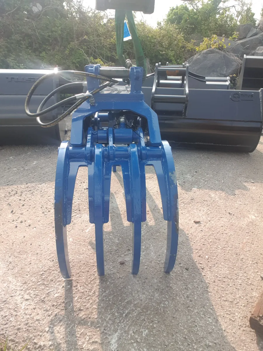 Hydraulic grabs - Image 2