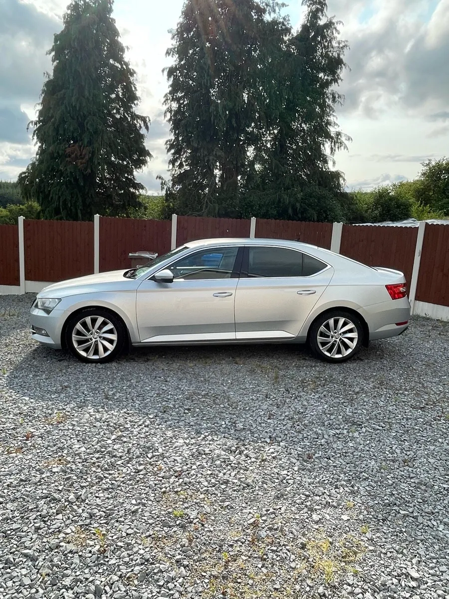 Skoda Superb 2.0 - Image 3