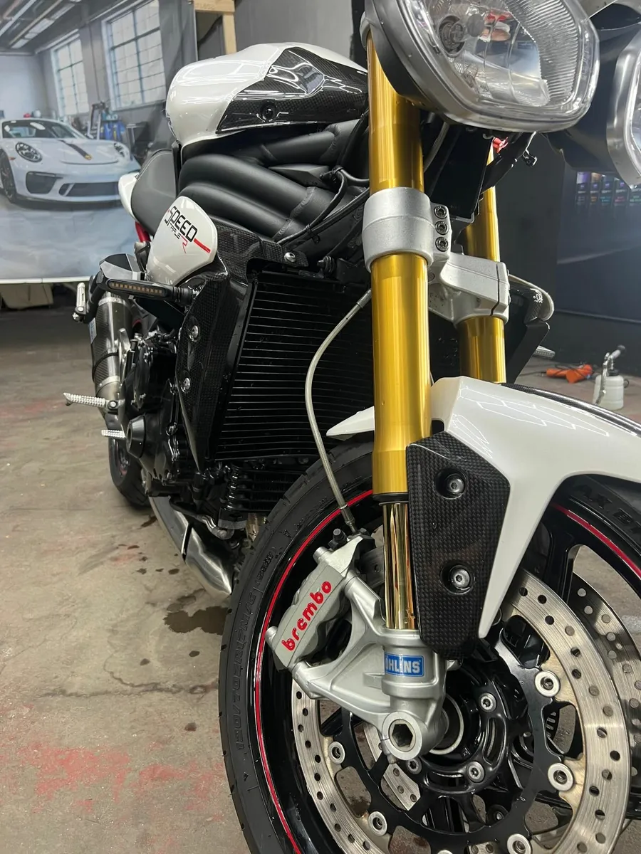 Triumph speed triple 1050R genuine sale - Image 3