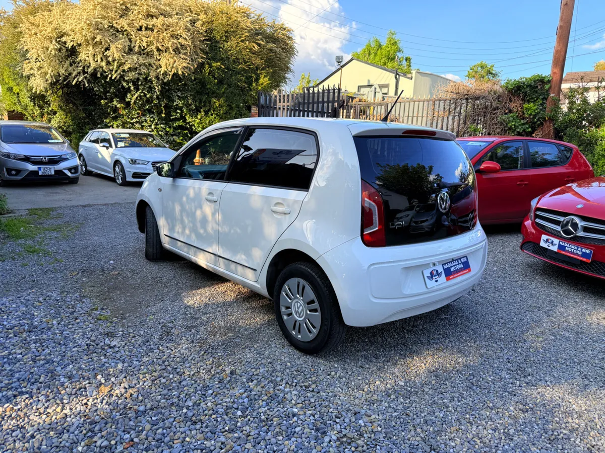 132 Volkswagen Up! Automatic - Image 4