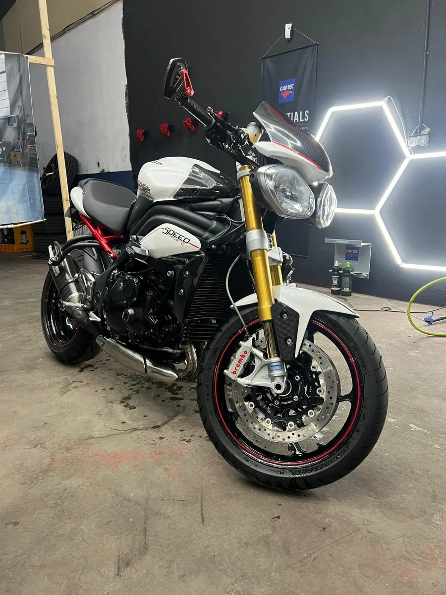 Triumph speed triple 1050R genuine sale - Image 1
