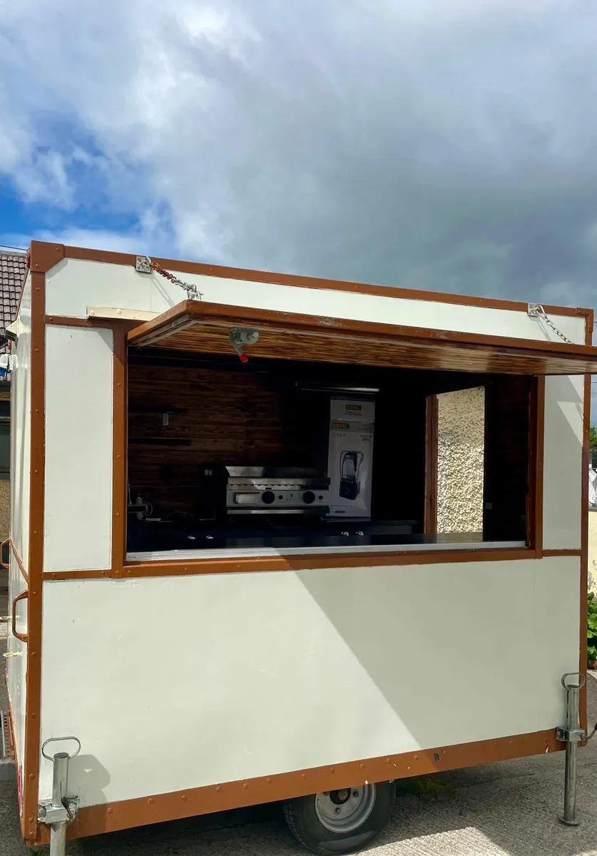 Food trailer truck - Image 1
