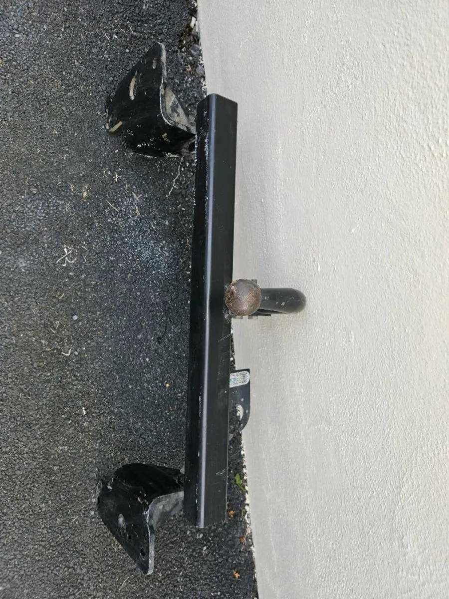 Hitch for 2012 toyota corolla - Image 3