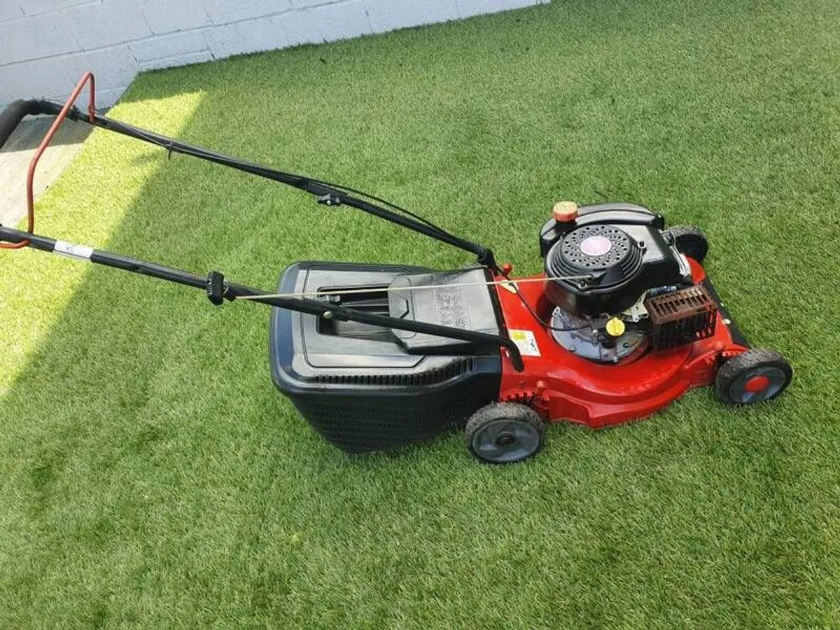 petrol lawnmower - Image 4
