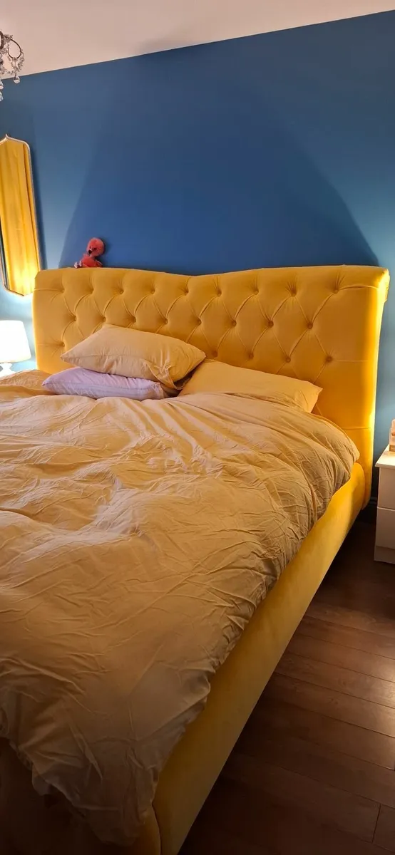 Bed - Image 1