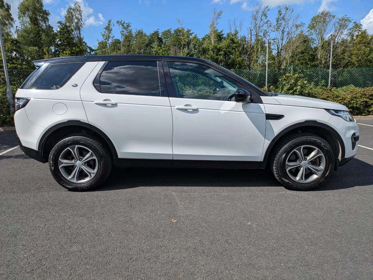 2017 LAND ROVER DISCOVERY SPORT 2.0 TD4 SE AUTO - Image 2