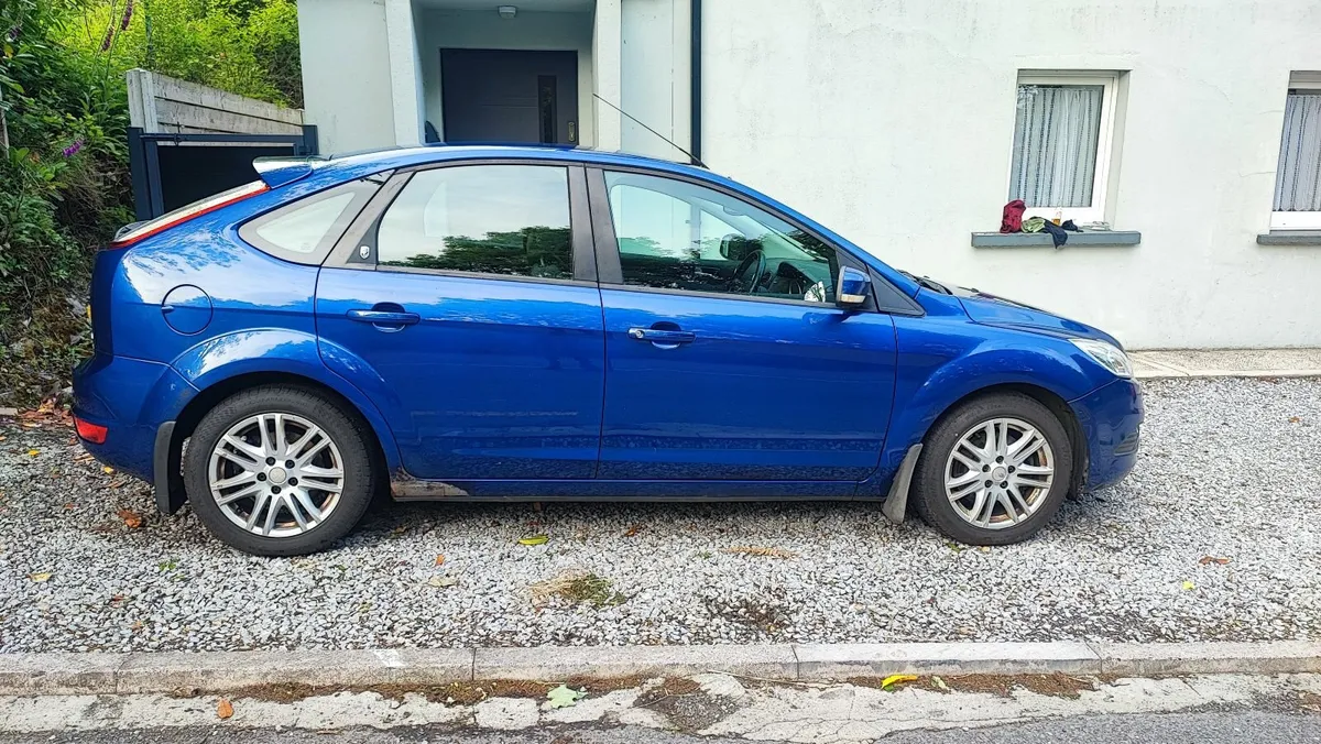 Ford Focus 2009 GHIA - Image 2
