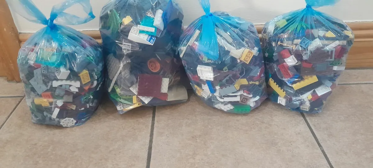 4 kg of lego - Image 2