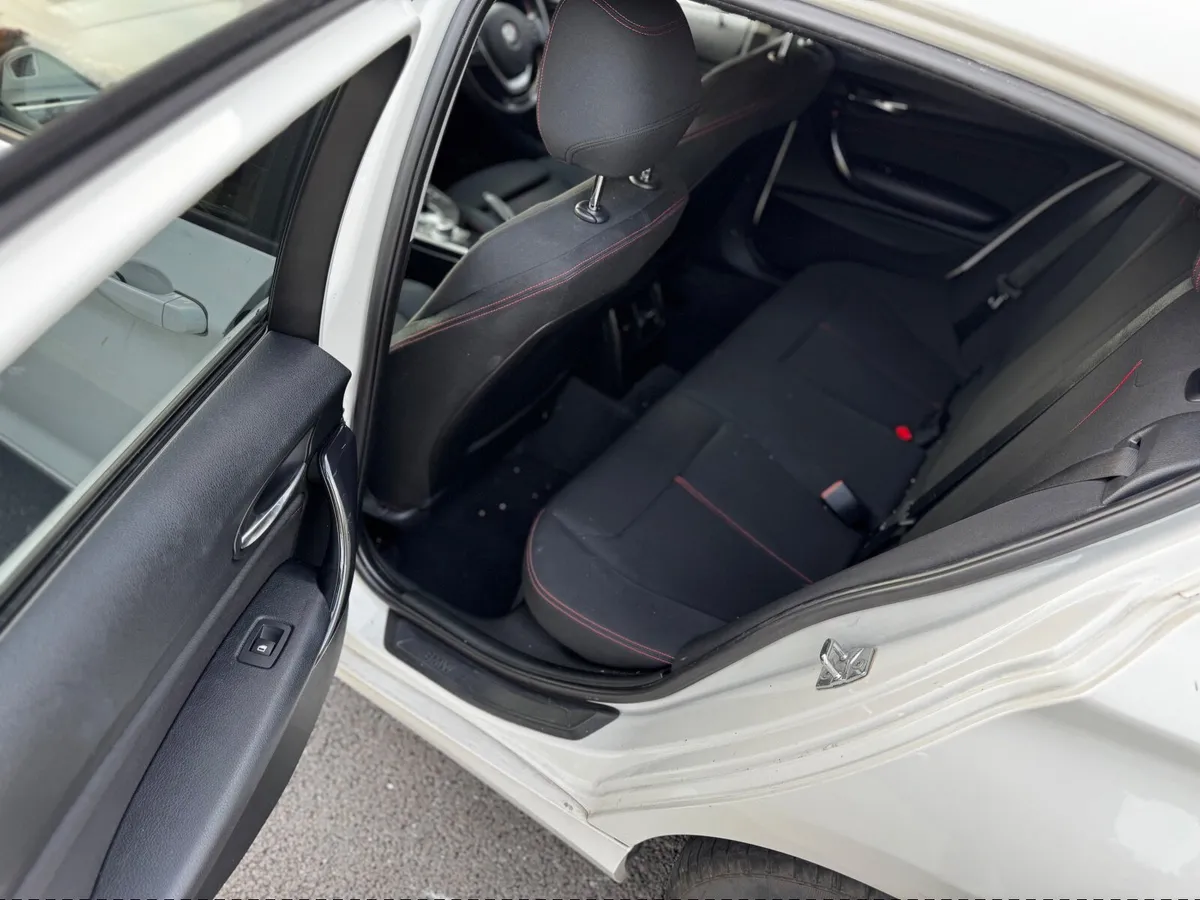 Automatic BMW 1-Series 116-i 2012 - Image 3