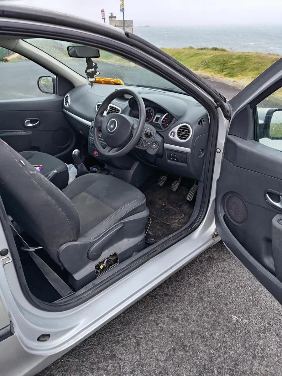 Renault Clio 2010 - Image 4
