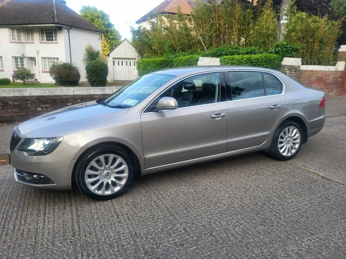 SKODA SUPERB:  only 98,000m | New NCT | FSH | Tax - Image 3
