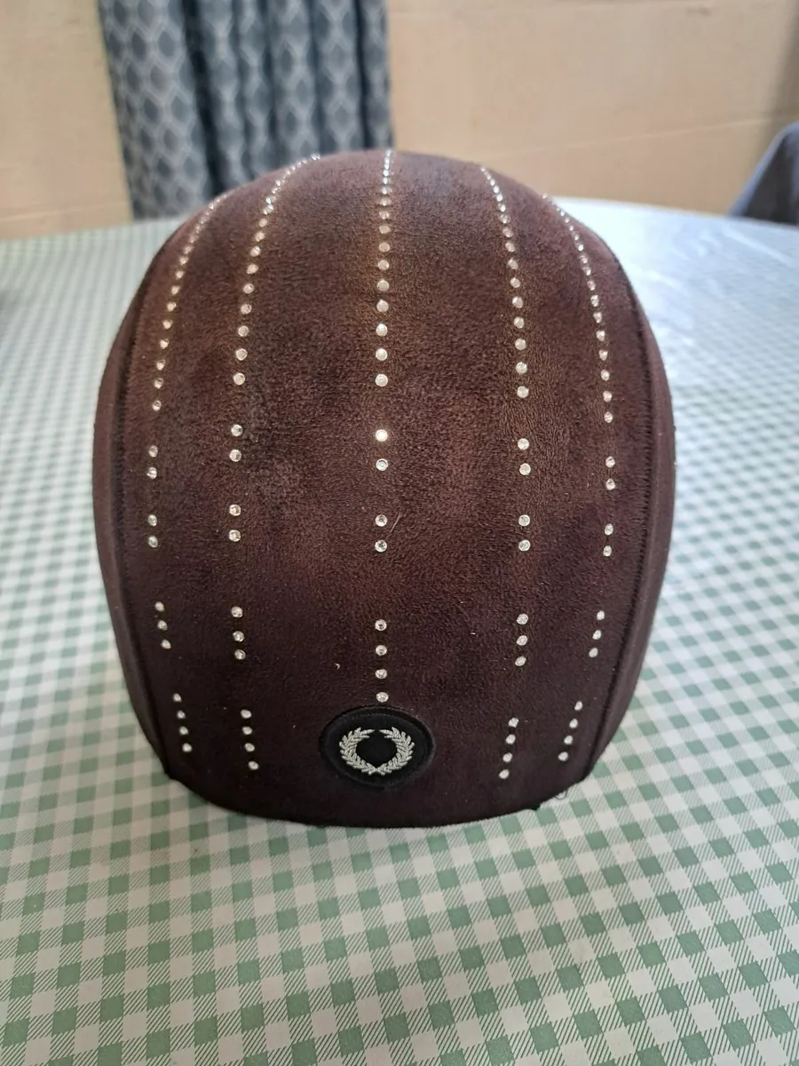 Horse riding helmet - Image 2