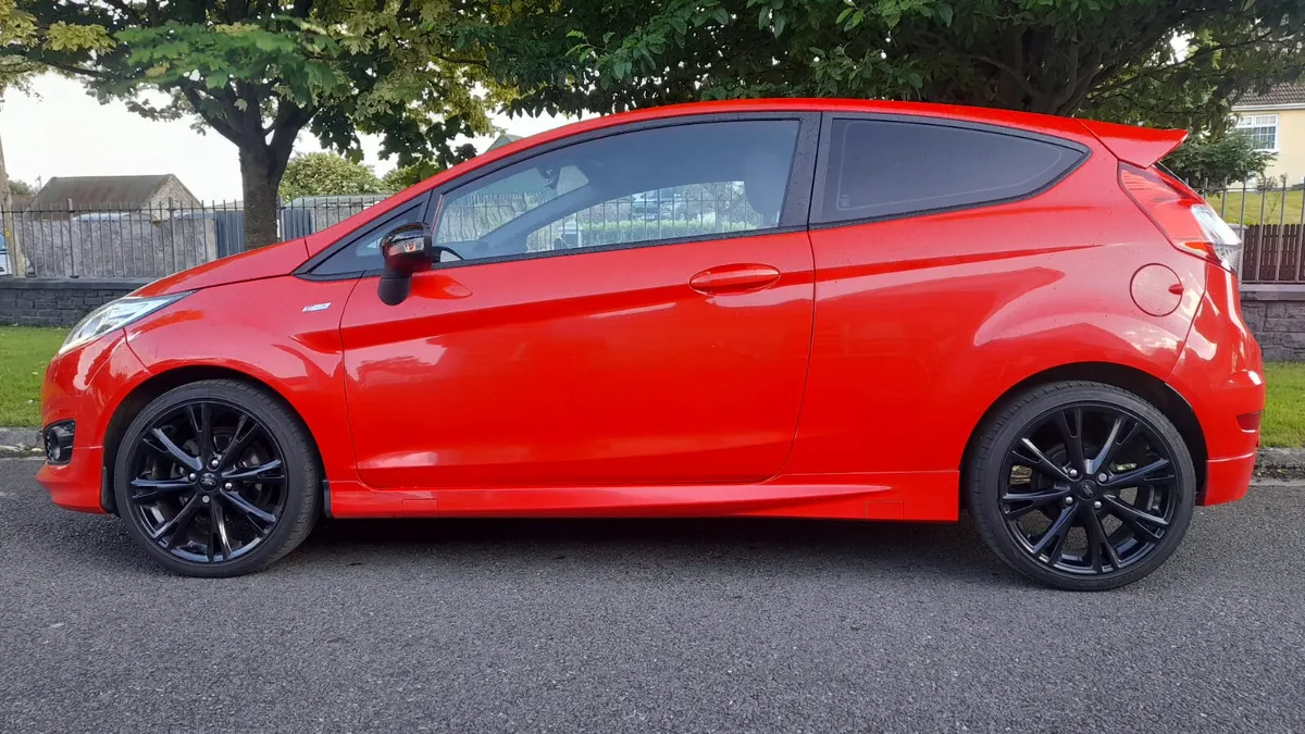 171 Ford Fiesta ST Line 140 bhp red edition - Image 3