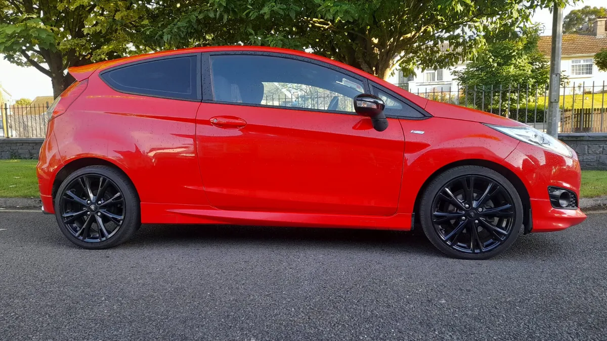 171 Ford Fiesta ST Line 140 bhp red edition - Image 1