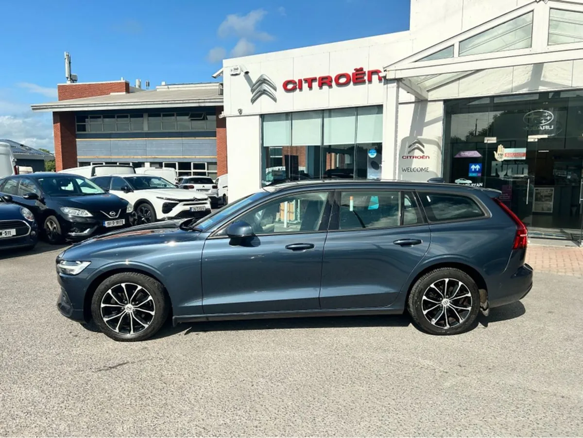 Volvo V60 D3 Momentum 5DR Auto - Image 4