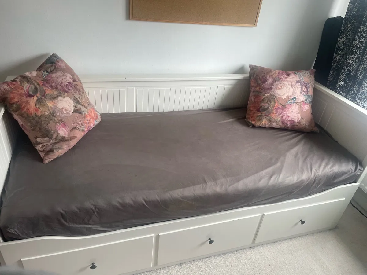 Ikea Hemnes Day bed - Image 1