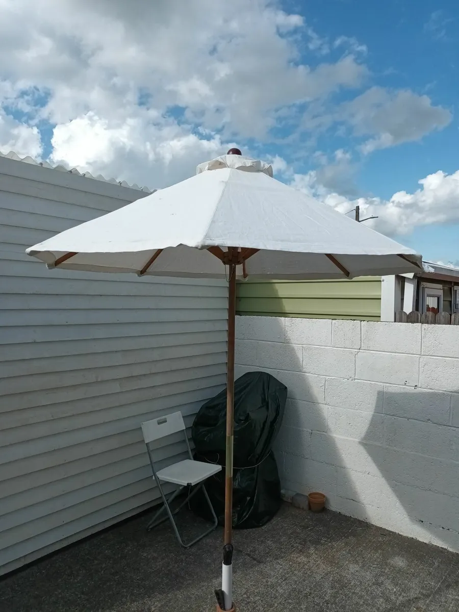 White Parasol - Image 1