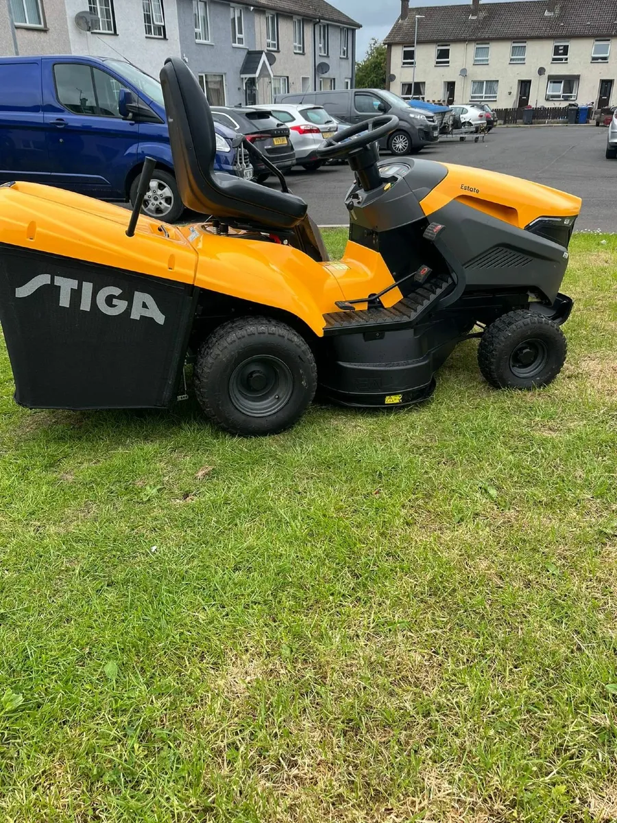 Stiga ride on lawnmower - Image 2