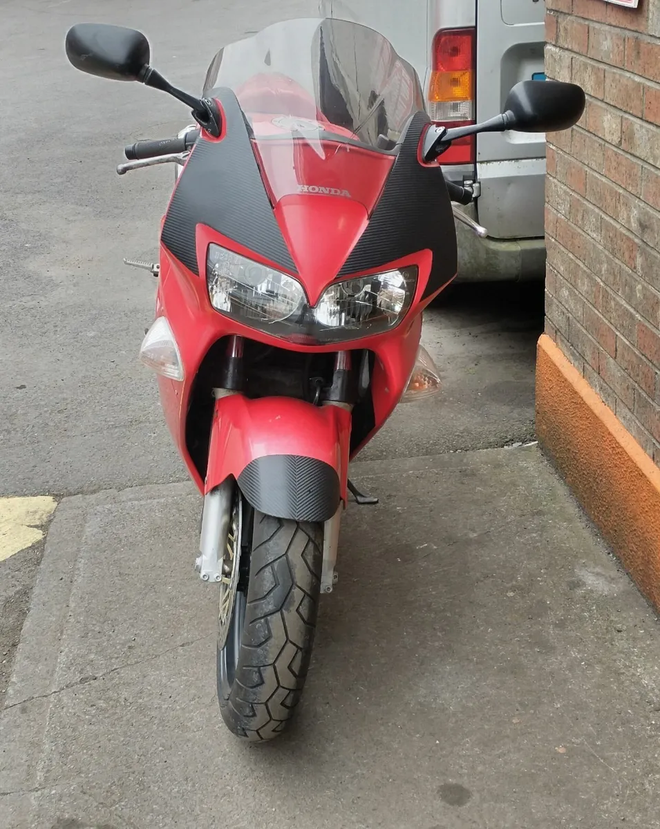 Honda VFR 800 - Image 3