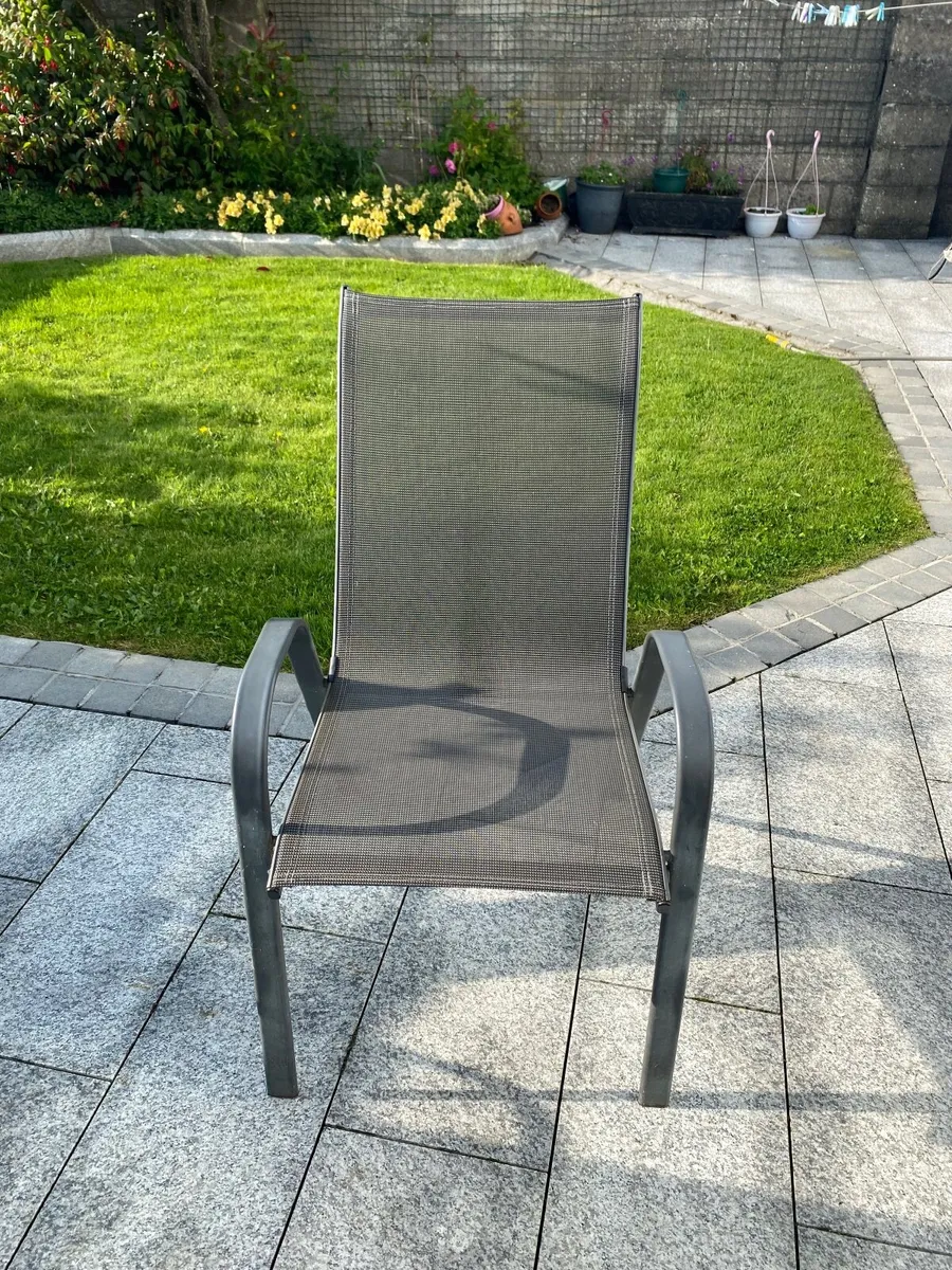 Garden table and chairs - Image 4