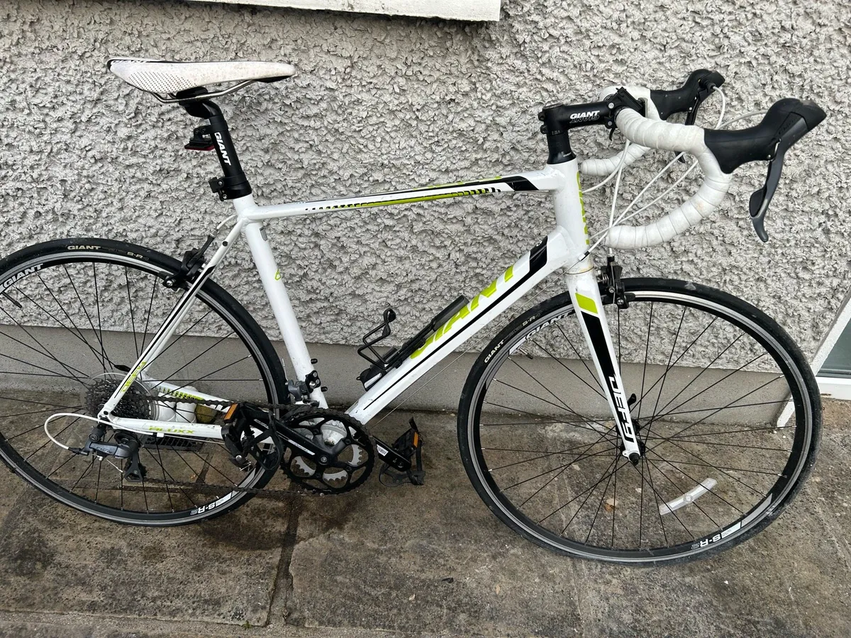 Giant Defy Aluxx Racing Bike For Sale - Image 1
