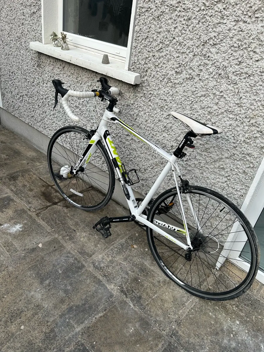 Giant Defy Aluxx Racing Bike For Sale - Image 3