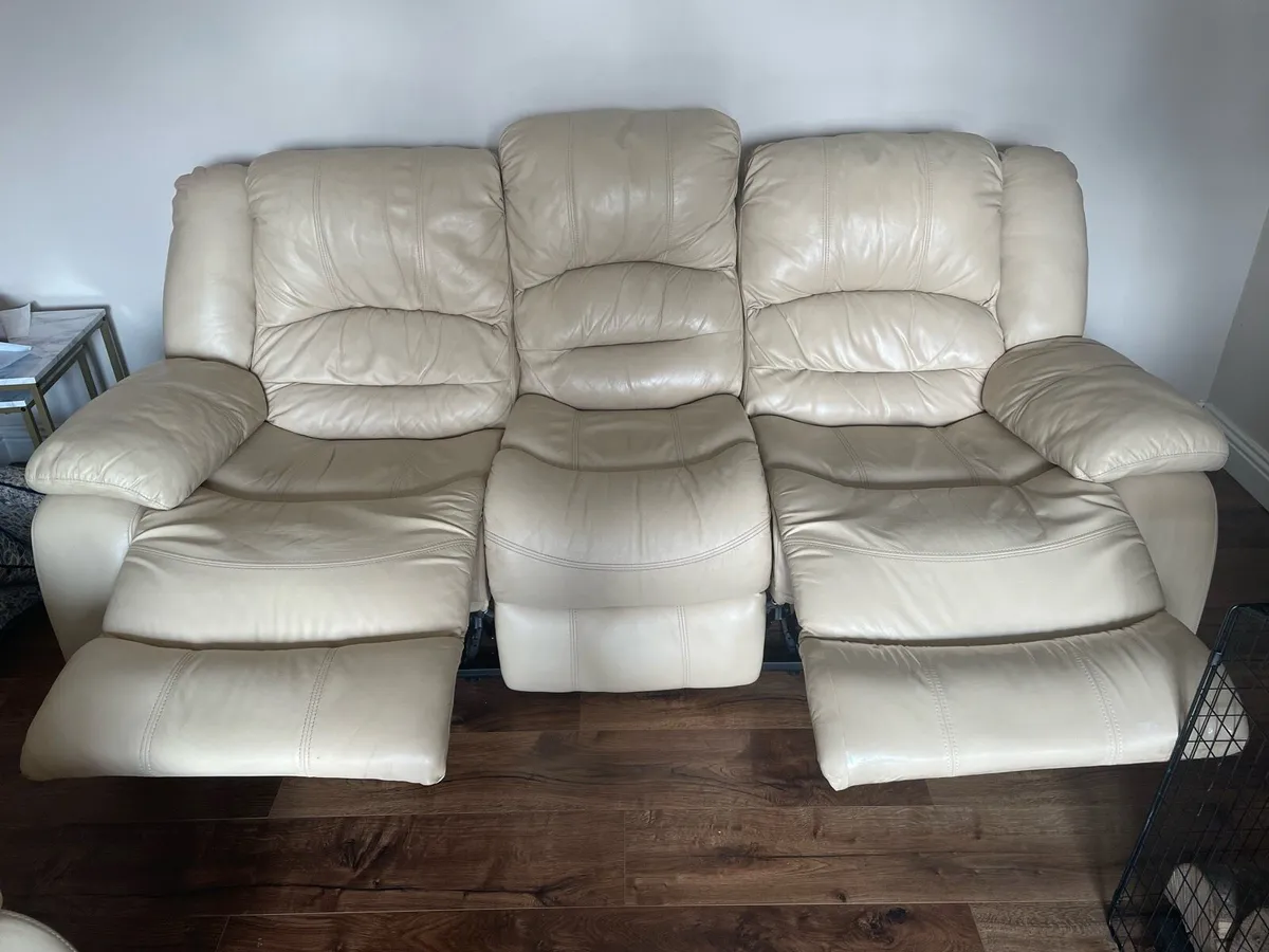 Cream Leather 3 Seater & 2 Seater Couch - Image 4