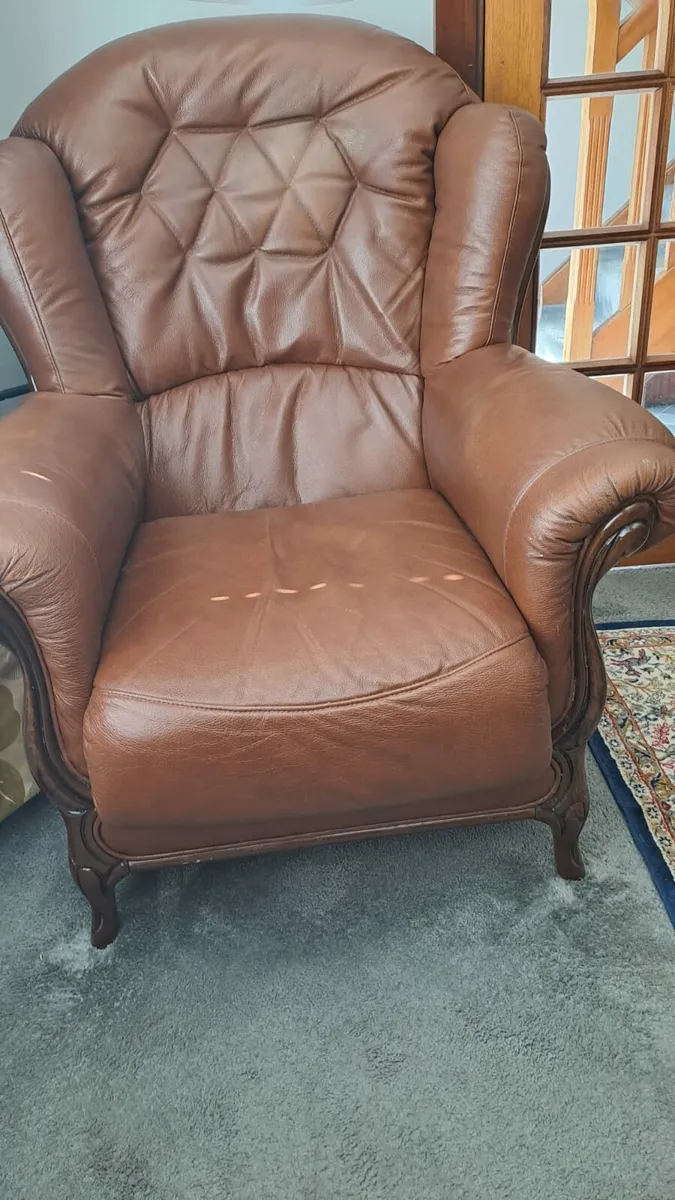 Three piece suite of furniture - Image 1