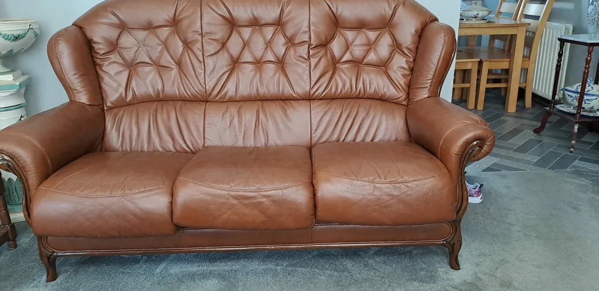 Three piece suite of furniture - Image 2
