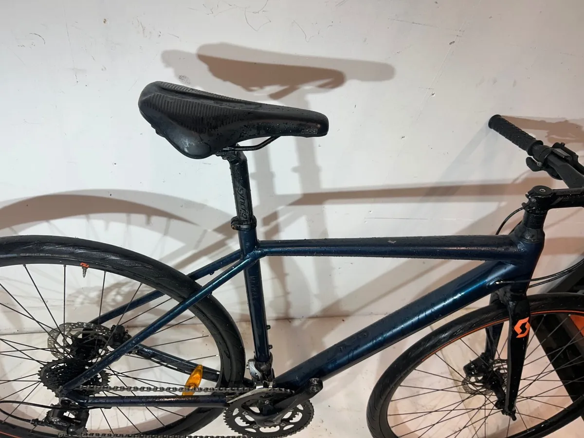 Scott hybrid bike ❗️Open 7 Days ❗️ - Image 3