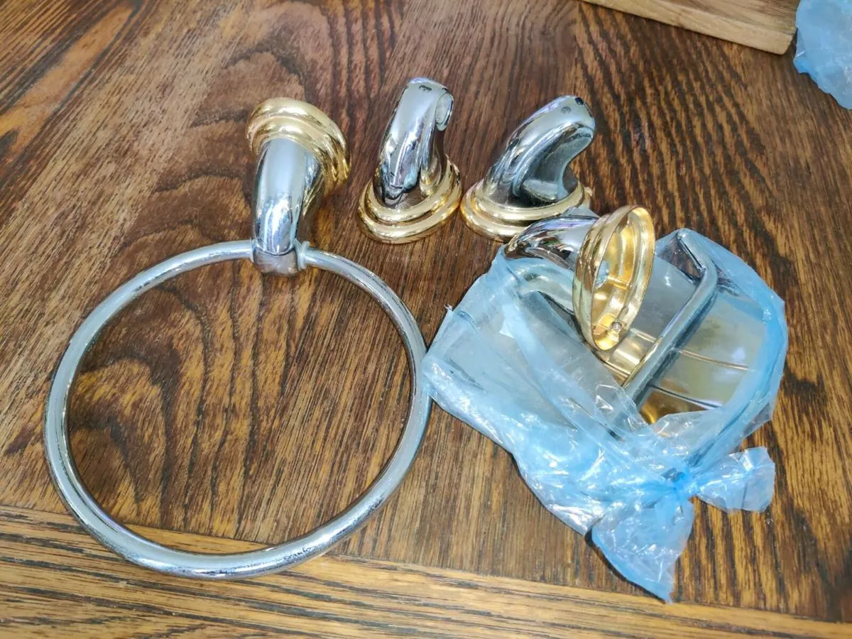 BRASS & CHROME, New Bathroom Toilet Fixtures ! - Image 1