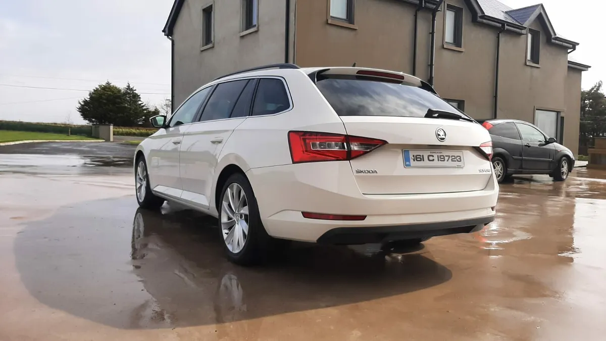 Skoda superb - Image 4