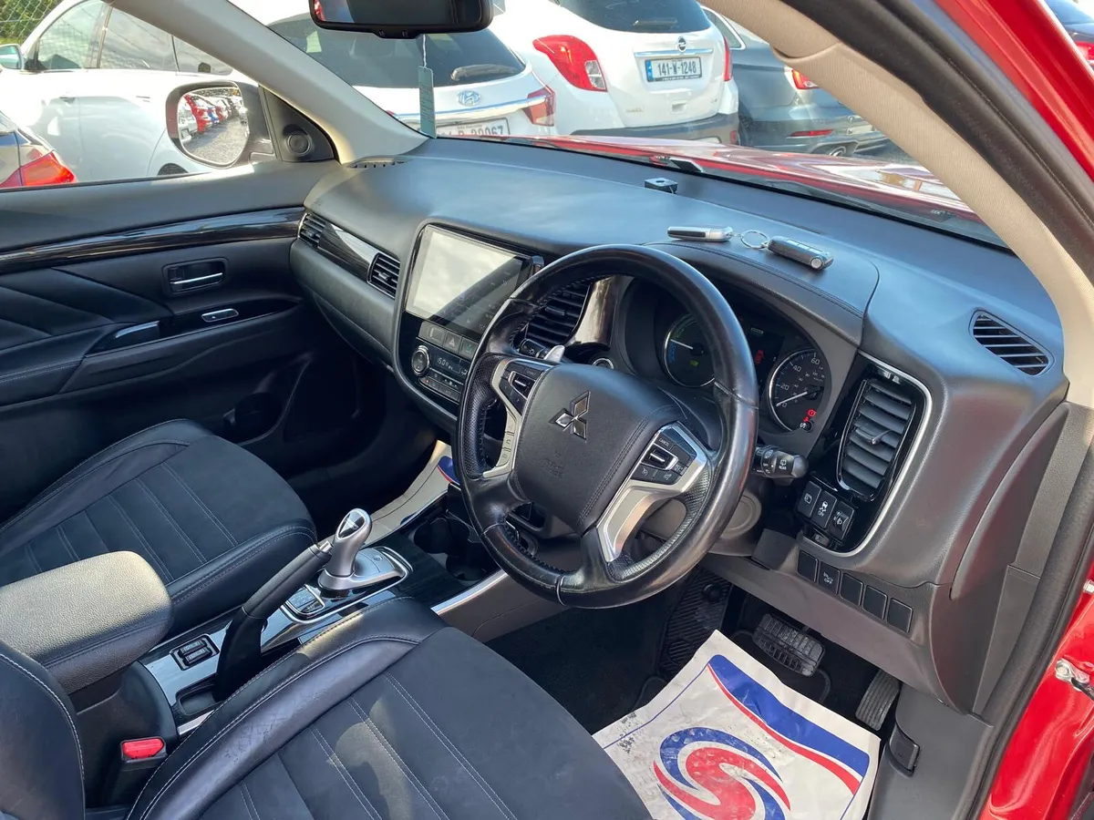 Mitsubishi Outlander 2.0 PHEV AWD - Image 4