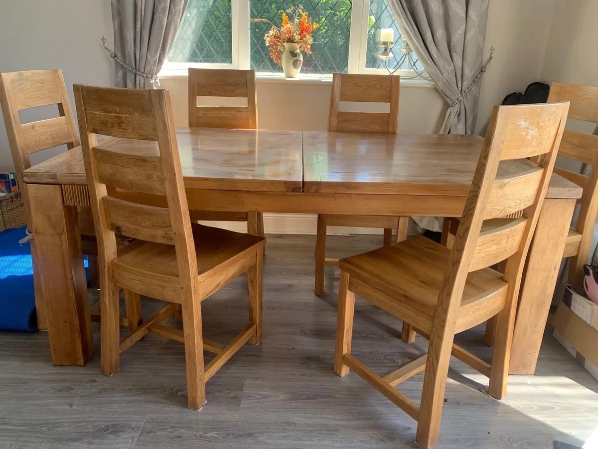 Dining room table with 8 chairs - Image 1