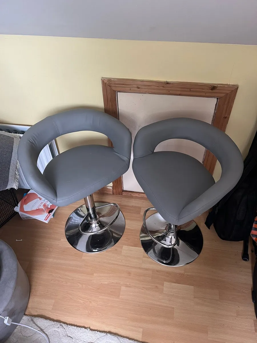 bar stools €100 for both
