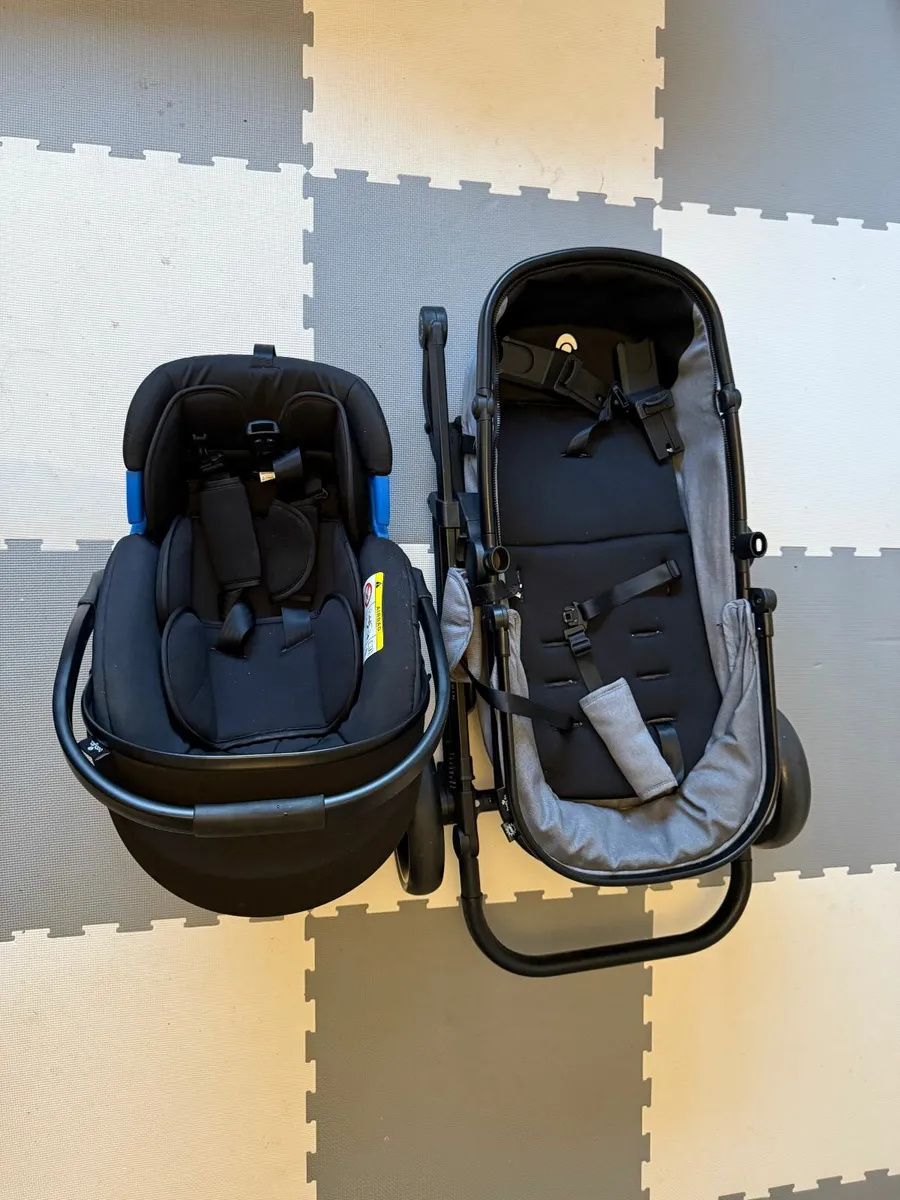 Babylo 2-in-1 Travel System Bundle with Car Seat - Image 1