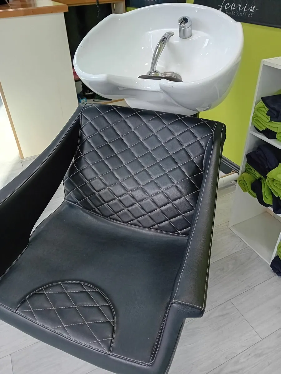 Hair salon furniture - Image 1