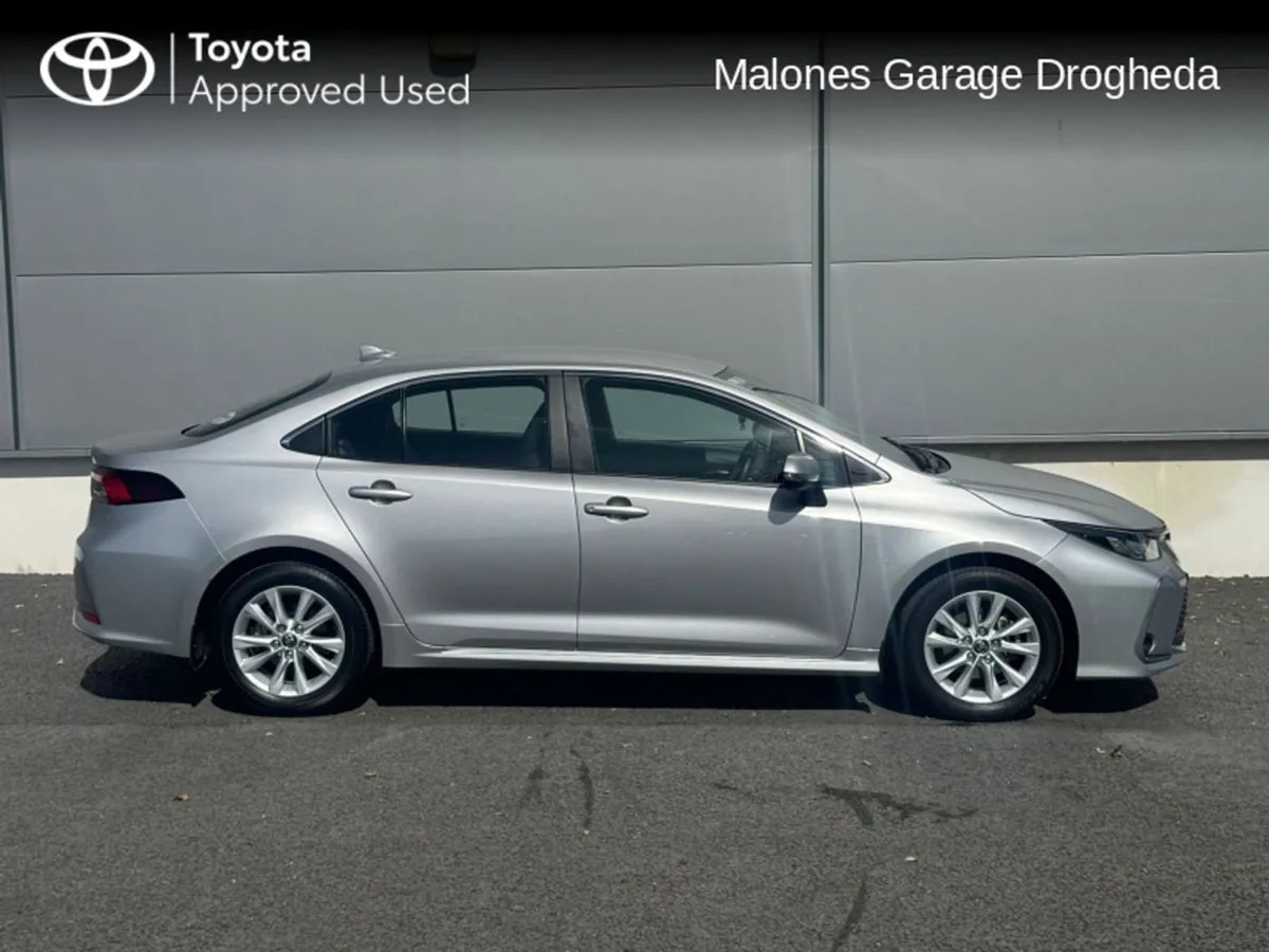 Toyota Corolla 1.8 Hybrid  140hp  Luna Call Now 0 - Image 3