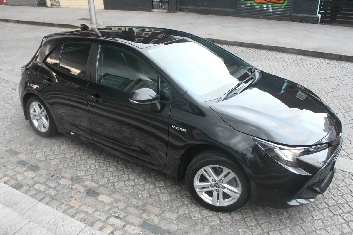 Toyota Corolla Hybrid Luna Hatchback 4Door Auto - Image 2